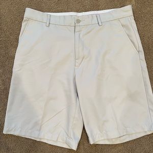 Mens Greg Norman golf shorts size 34